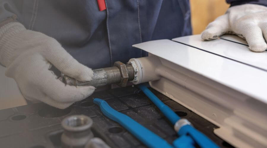 Expert burst pipe repair services in Evansville, AR